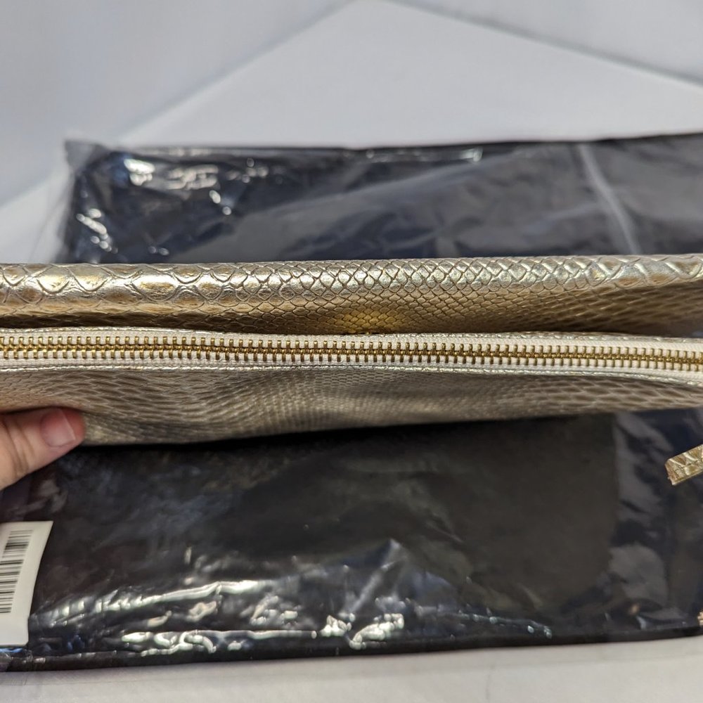 Chic Gold Metallic Faux Alligator Crossbody Mini NWT - Picture 9 of 14